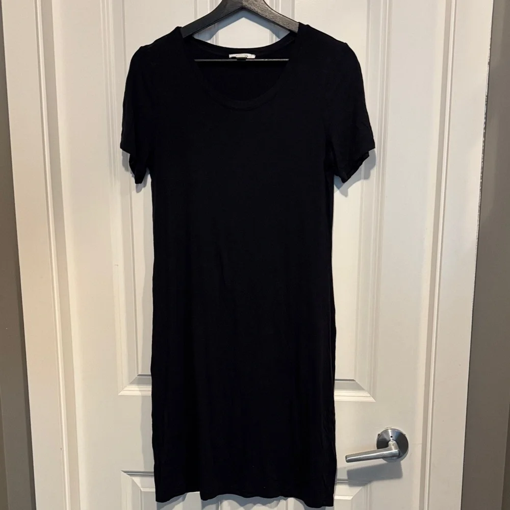 Daily Ritual Classic Black Tee - Picture 1 of 10
